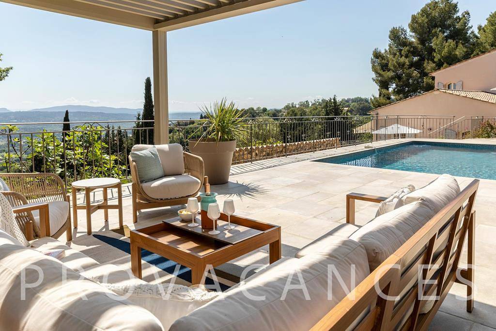 Holiday house with heated pool and views in Montauroux in Montauroux, Costa mediterránea (Francia)