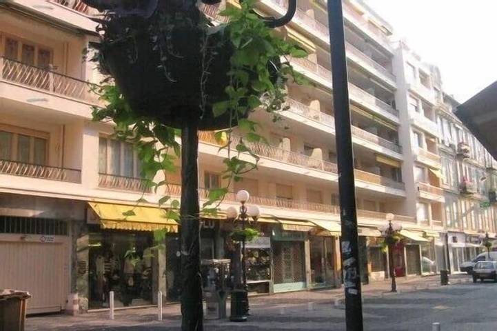 Gîte pour 3 personnes, avec terrasse dans Office De Tourisme Et Des Congres De Nice