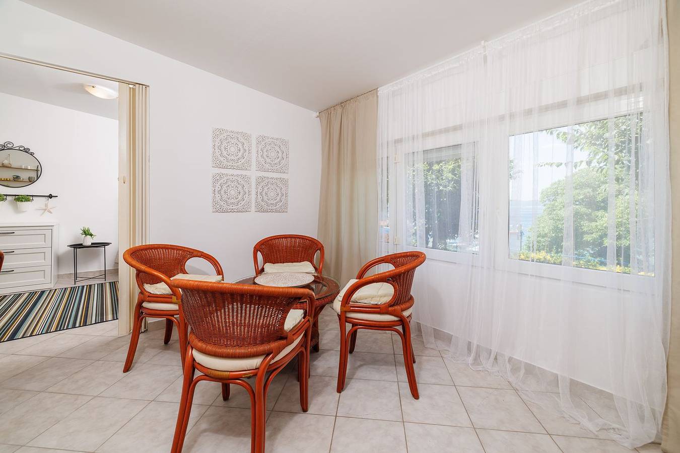 Cijeli apartman, Faszinierendes Apartment nur 50 Meter zum Strand mit Meerblick, Waschmaschine, Klima, Wifi in Selce, Primorsko-goranska županija