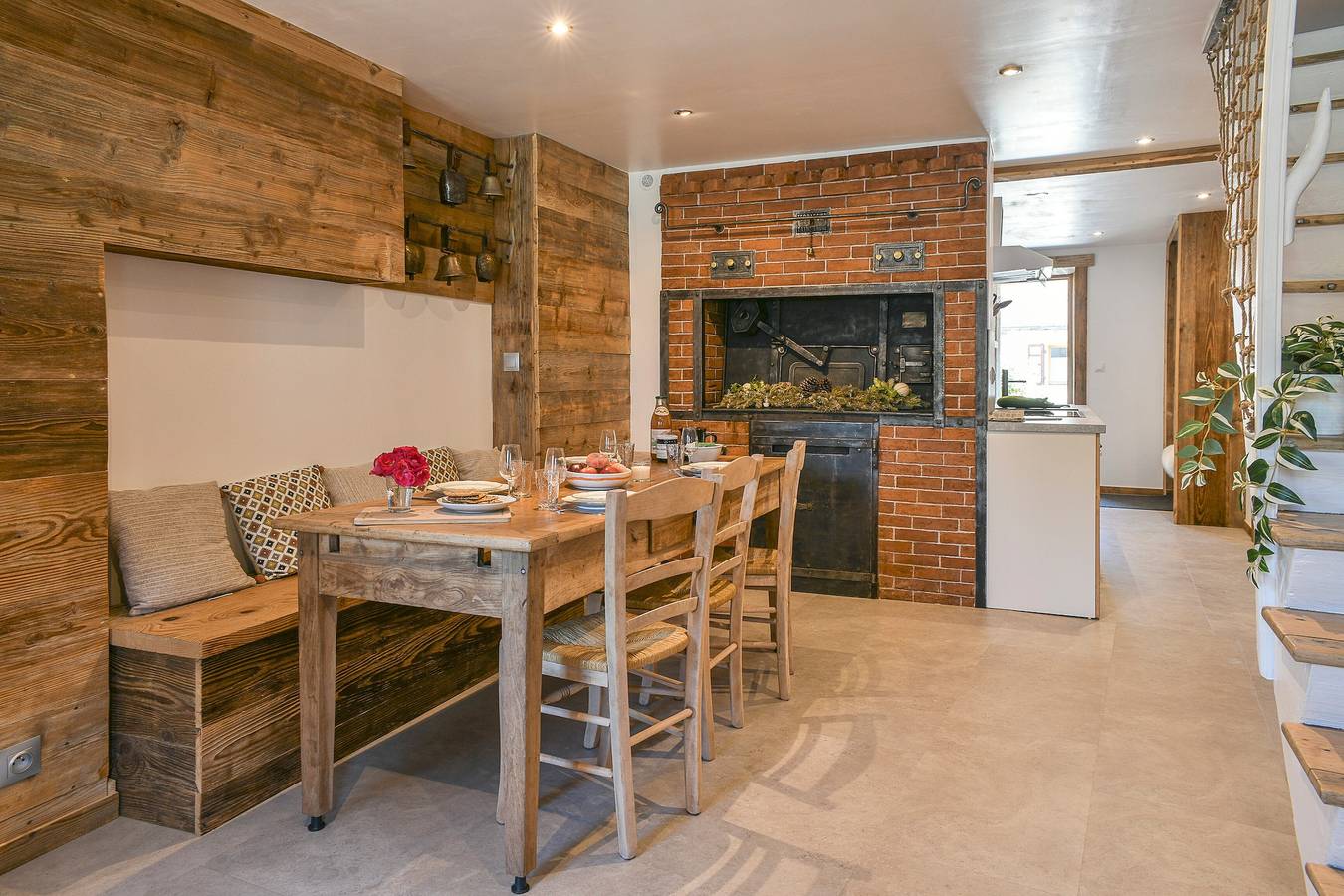 Gîte Ciméléon Bas – Authentischer Bauernhof, Alpenblick, private Terrasse, 4 Personen in Aillon-le-Jeune, Chambéry und Umgebung