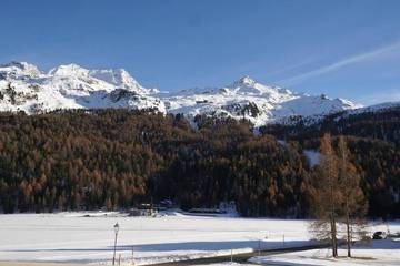 Ferienwohnung für 4 Personen, mit Sauna und Garten sowie Pool in Sils im Engadin/Segl