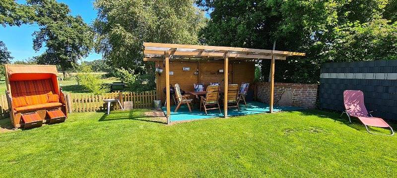 "Haus Küstenheide" - 3-Raum-Ferienwohnung 2 über 2 Etagen mit Balkon und Garten in Berensch, Cuxhaven
