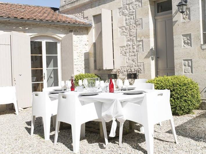 Gîte pour 2 personnes, avec terrasse ainsi que jardin et piscine à Moulis-en-Médoc - 4