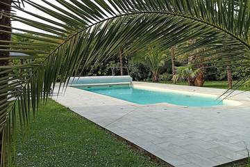 Gîte pour 5 personnes, avec terrasse et jardin à Cauneille