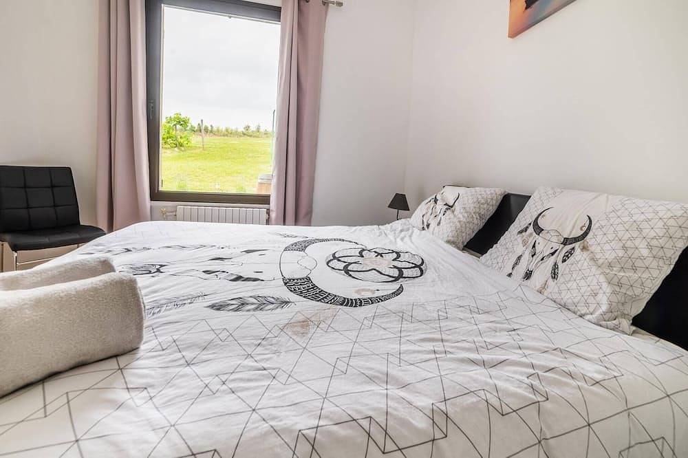 Dordogne Poolside Escape in Villeneuve-sur-Lot, Villeneuve-sur-Lot region