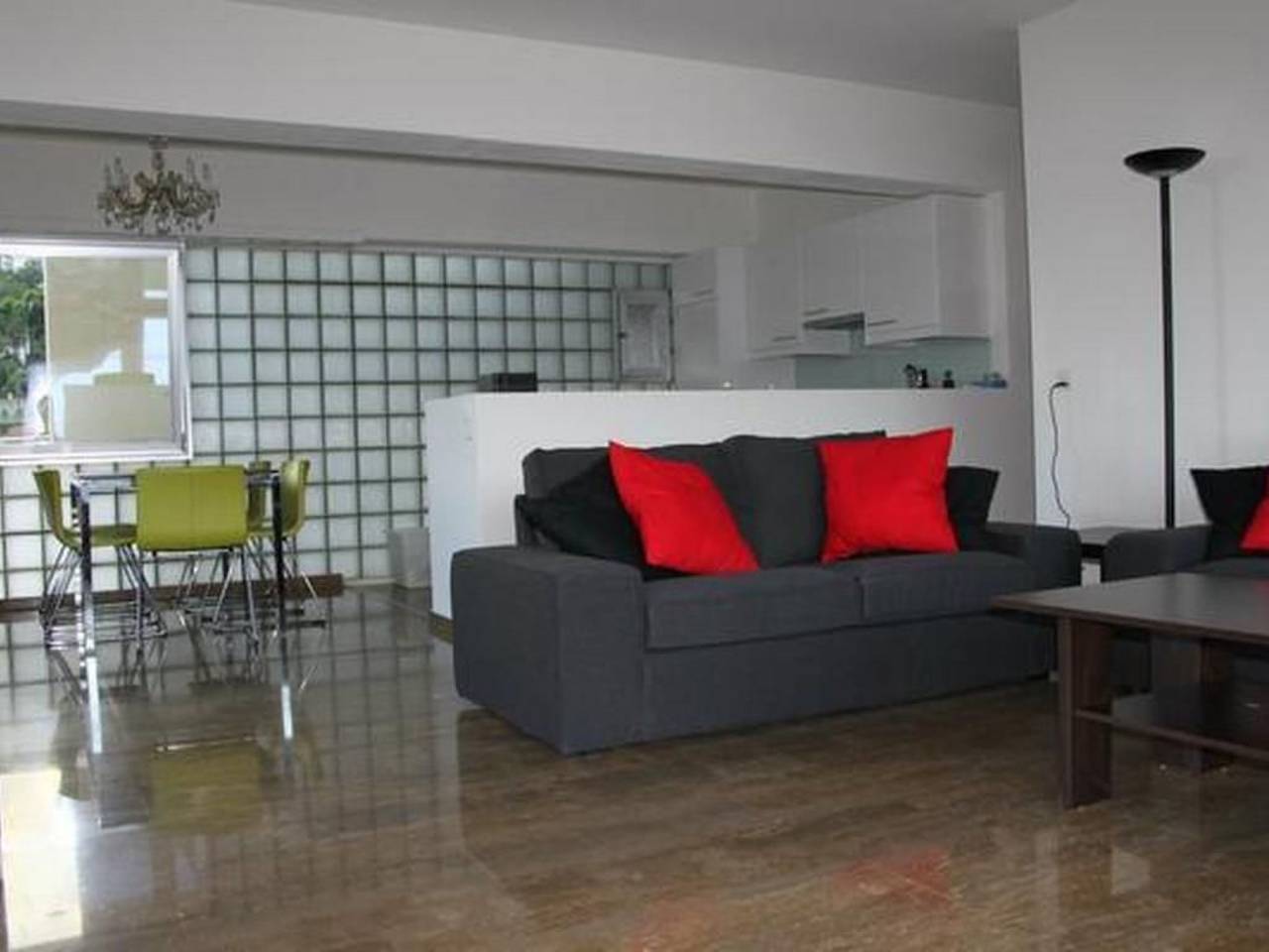 Ganze Wohnung, Mit Panorama-Sicht und Schwimmbad in Muralto, Tessiner Alpen