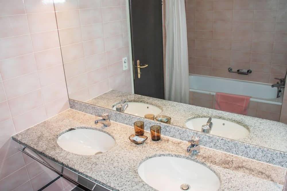 Ganze Wohnung, Residenza Parcolago Apt.008 in Caslano, Luganersee