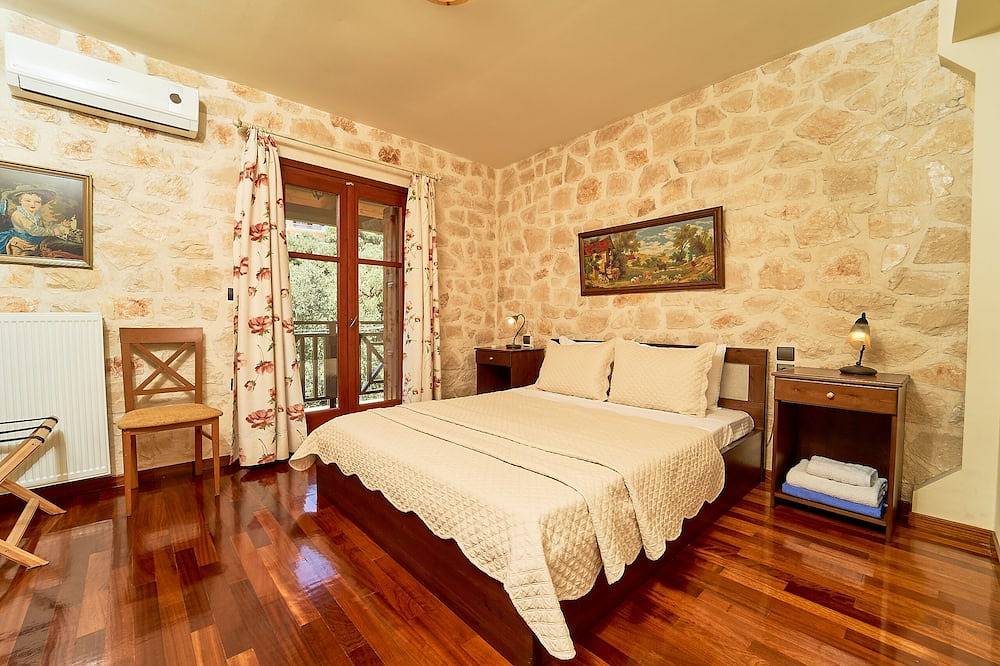 Lilas exklusive Villa, ist ein Stein Herrenhaus mit eigenem Pool. in Bochali, Zakynthos