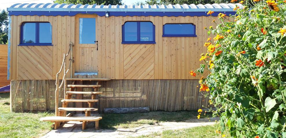 Gîte pour 3 personnes, avec jardin à Carla-Bayle
