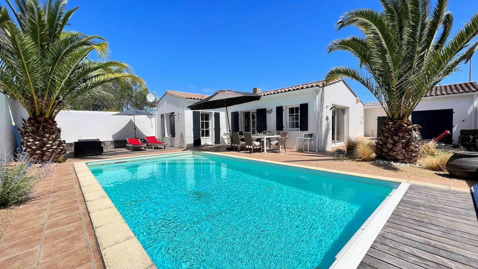 Appartement de vacances entier, Superbe villa avec piscine à 150 m des plages in Le Bois-Plage-en-Ré, Île de Ré