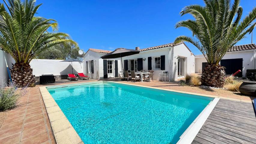 Gîte pour 8 personnes, avec jardin et piscine dans Plage Du Gros Jonc Le Bois Plage En Re