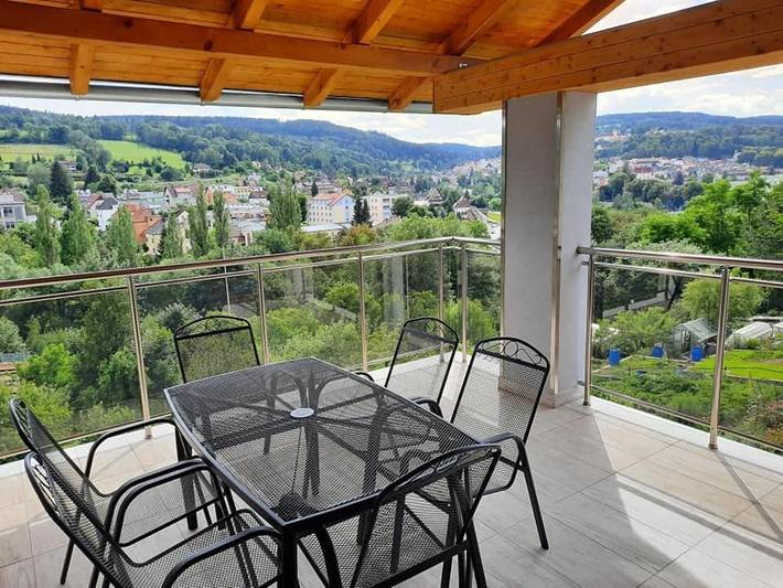 Ferienwohnung für 7 Personen, mit Terrasse und Ausblick sowie Pool - 1