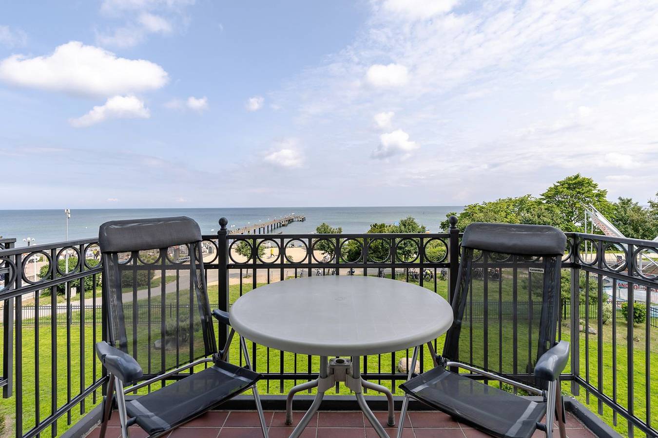 Ganze Wohnung, Ostsee-Ferienapartment mit Balkon und direktem Meerblick in erstklassiger Lage! in Ostseebad Kühlungsborn, Kühlungsborn