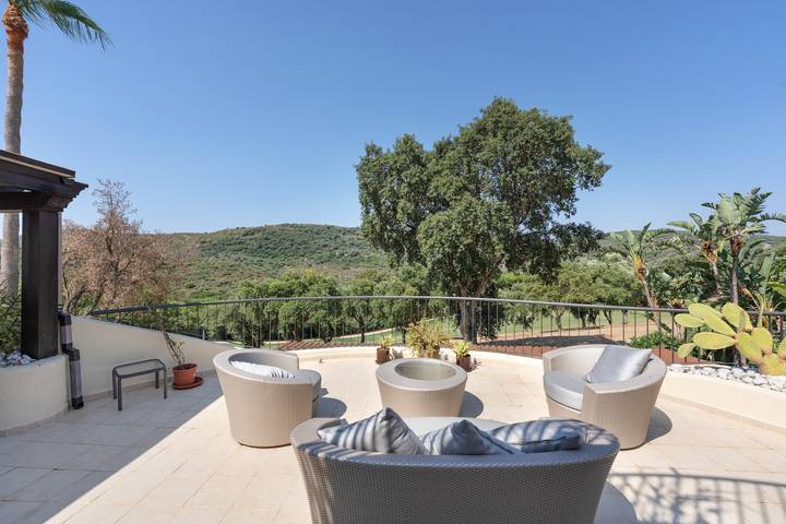 Apartamento para 6 personas, con Balcón además de Jardín y Piscina para niños en San Roque