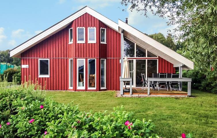 Ferienwohnung für 6 Personen, mit Terrasse und Whirlpool sowie Garten und Sauna in Rechlin