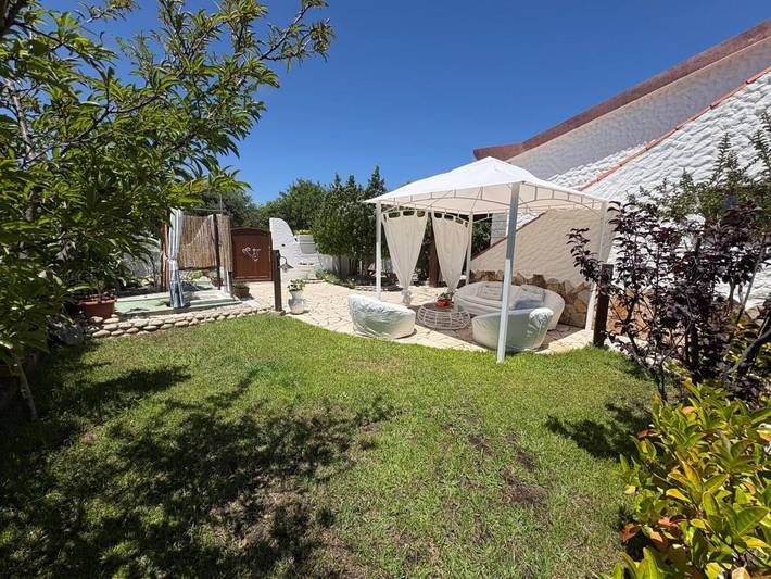 Ferienhaus für 4 Personen, mit Terrasse und Garten