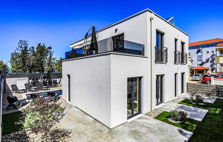 Élégant appartement de deux chambres avec piscine, cuisine et accès à la plage in Nin, Région de Zadar