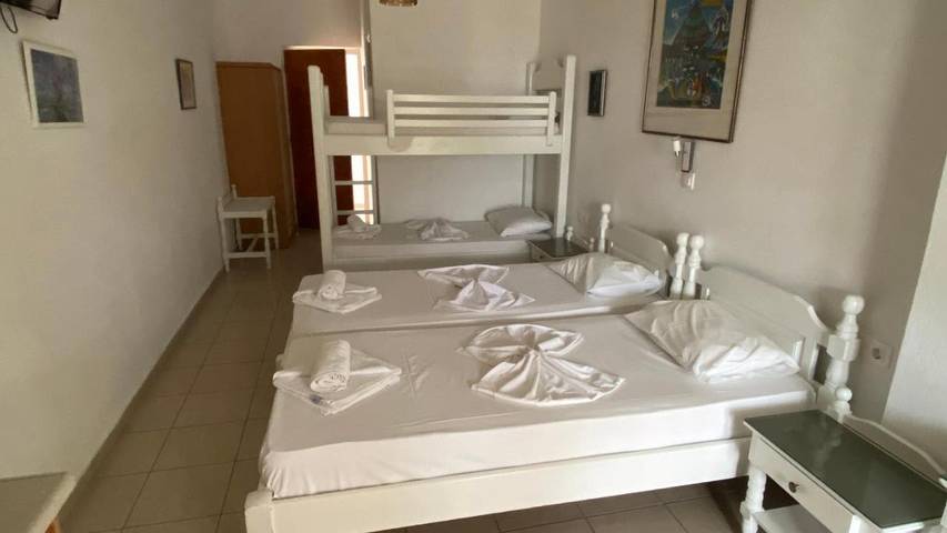 Hôtel pour 2 personnes, avec piscine et jardin dans Chora (Ios) - 2