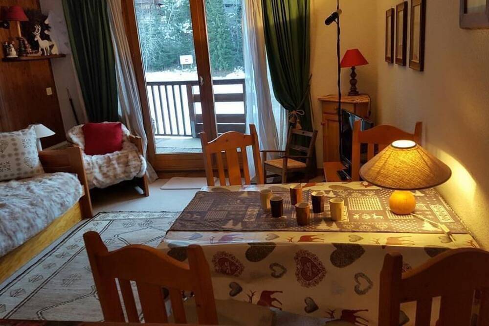 Apartamento entero, Al pie de las pistas de esquí, 5.o piso, vista pistas, tv, 33m², La Tania in La Tania, Courchevel