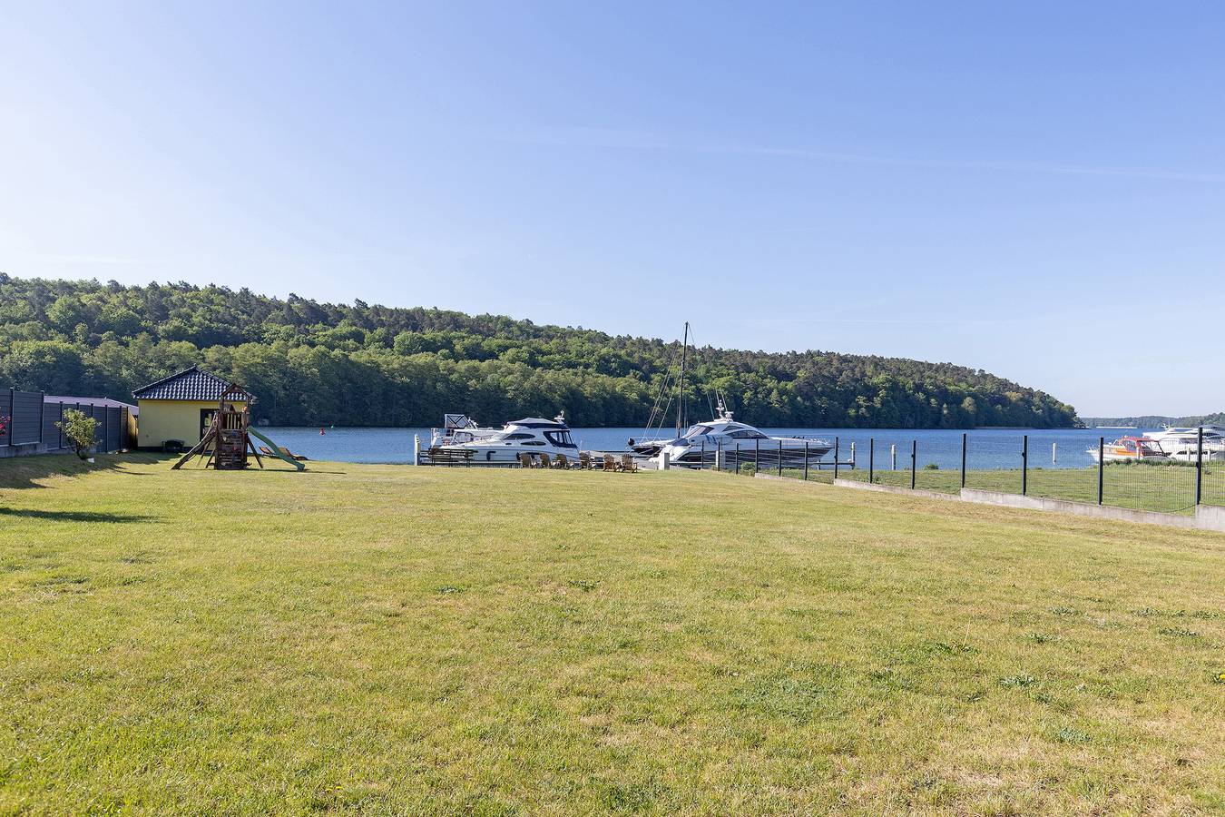 Ganze Wohnung, Ferienwohnung 1" mit Gemeinschaftsgarten und Wlan in Joachimsthal, Werbellinsee