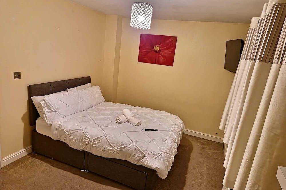Maidstone holiday apartment free sports free parking  in Kent
