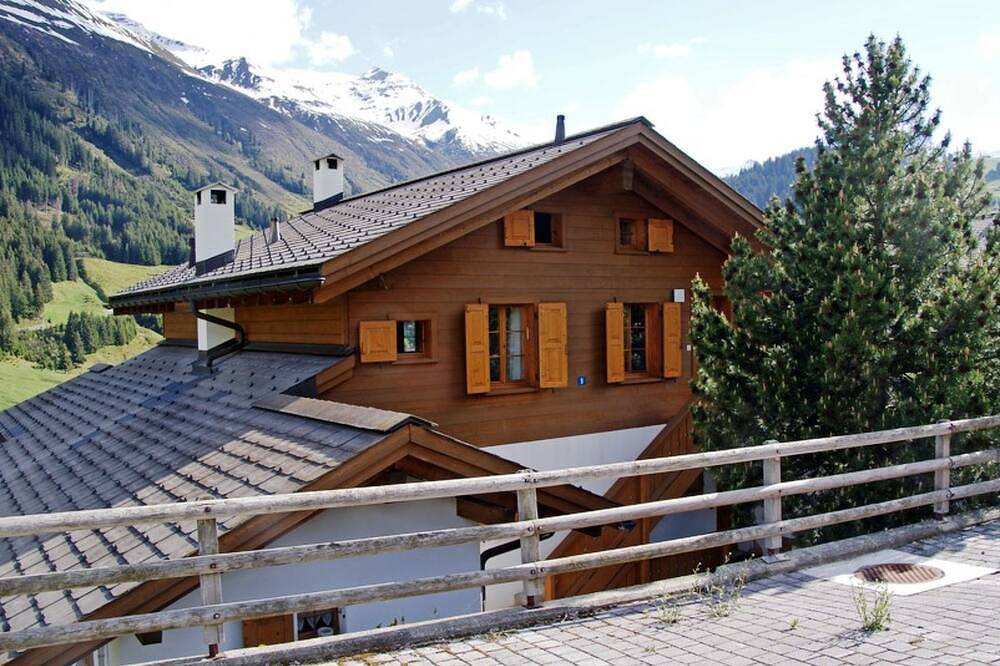 Ganze Wohnung, Plaun Pazzola mit Garage Bösch, (Sedrun/Rueras). in Sedrun, Tujetsch