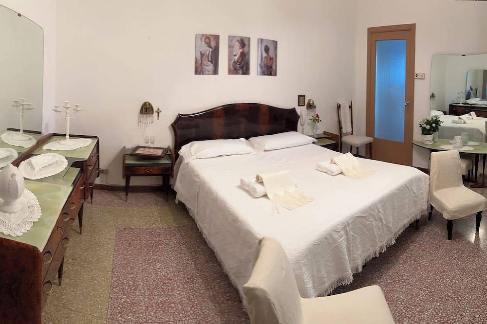 Charming 2-bedroom house in gorgeous Maglie with Ac, Free Wifi in Maglie, Lecce Provinz