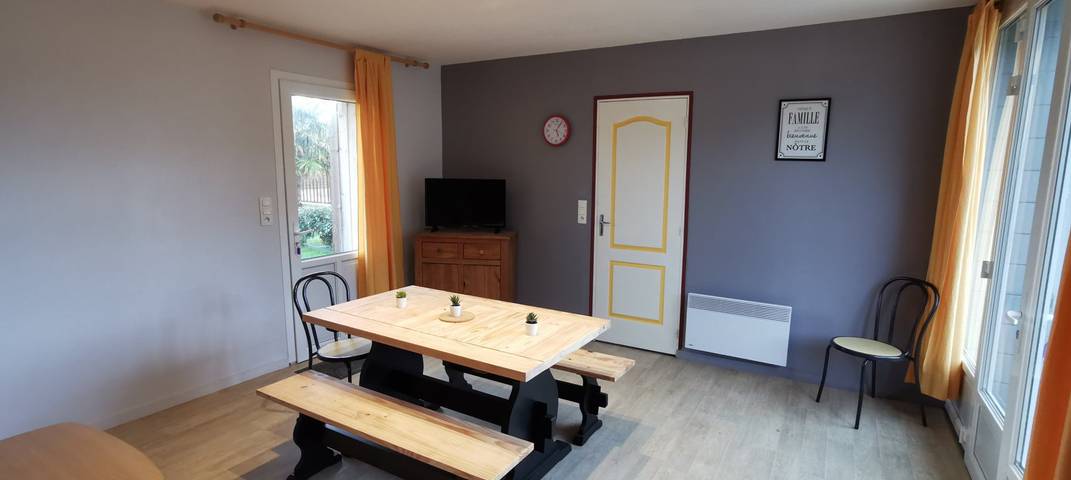 Gîte pour 6 personnes, avec terrasse et piscine à Gouville-sur-Mer - 3