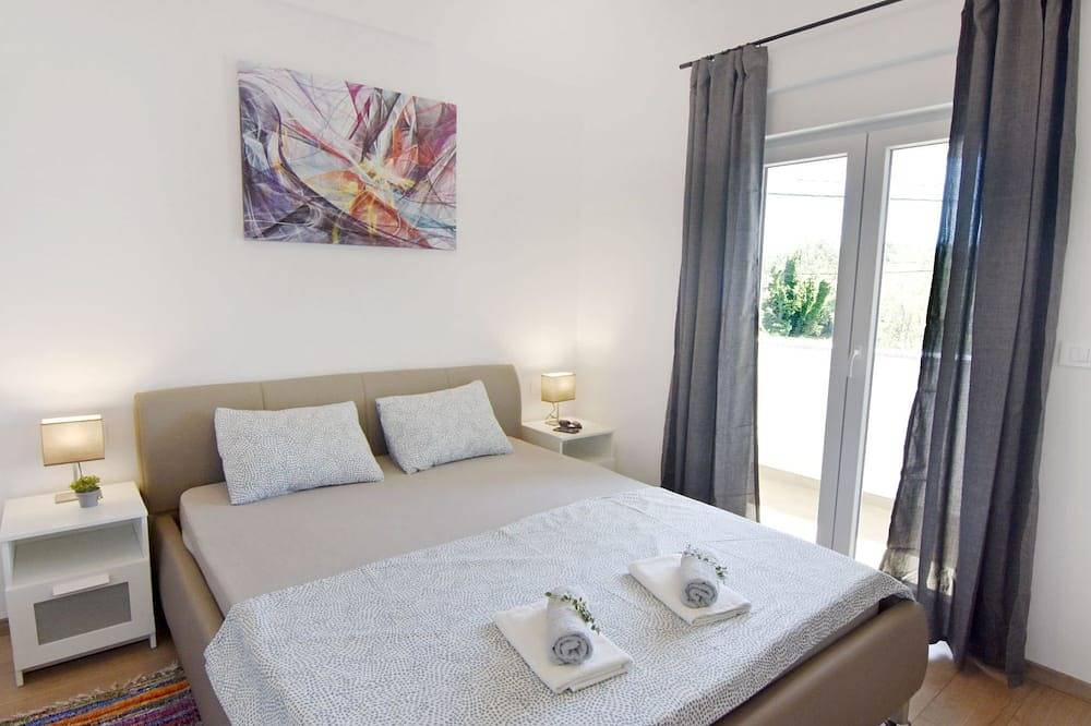Ganze Wohnung, Apartment 2 in einer neuen Villa mit Pool in ruhiger Lage in Umag und Umgebung