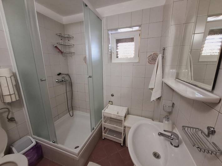 Ferienwohnung für 4 Personen, mit Terrasse in Razanac - 3