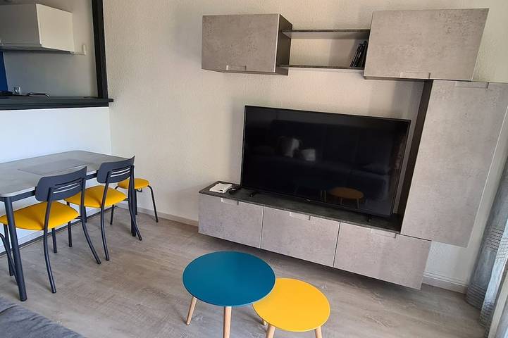 Ganze Wohnung, F2 Komfortabel, 2 Minuten zum Strand und Hafen in Carnon-Plage, Mauguio