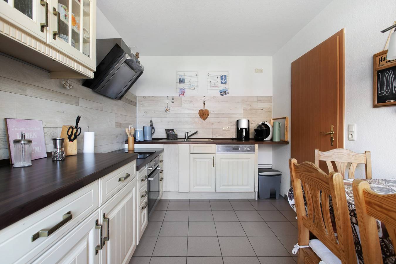 Ferienhaus 'Schwalbennest' mit privater Terrasse, privatem Garten und Wlan in Klanxbüll, Nordfriesland