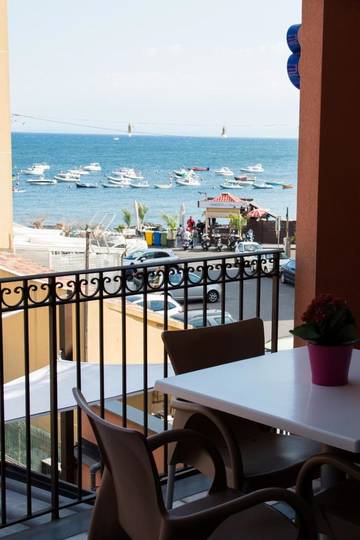 Gîte pour 3 personnes, avec terrasse à Aci Castello