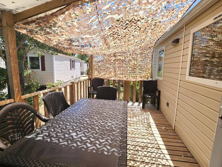 Camping pour 6 personnes, avec Jacuzzi et Terrasse ainsi que Bassin pour enfant et Piscine à Narbonne - 3