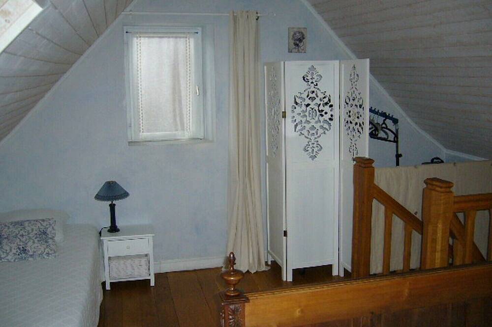 Ideaal paar oude broodoven 2/3 pers op een aangename plek, zwembad in de buurt van Sarlat in Salviac, Lot