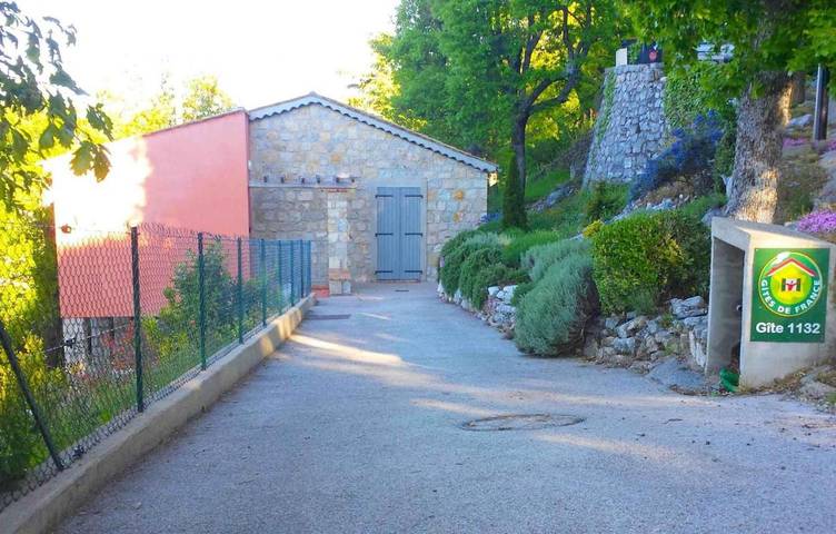 Location de vacances pour 6 personnes, avec jardin et terrasse à Coursegoules - 3