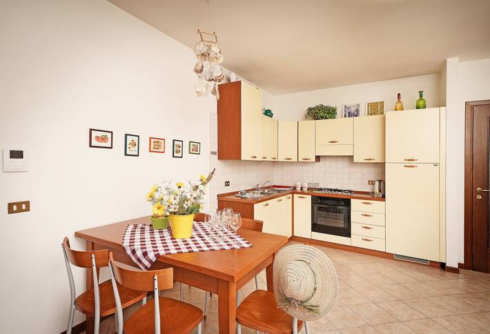 Entire apartment, Bright apartment in a central location - In Centro a Torri del Benaco in Torri del Benaco, Garda Mountains