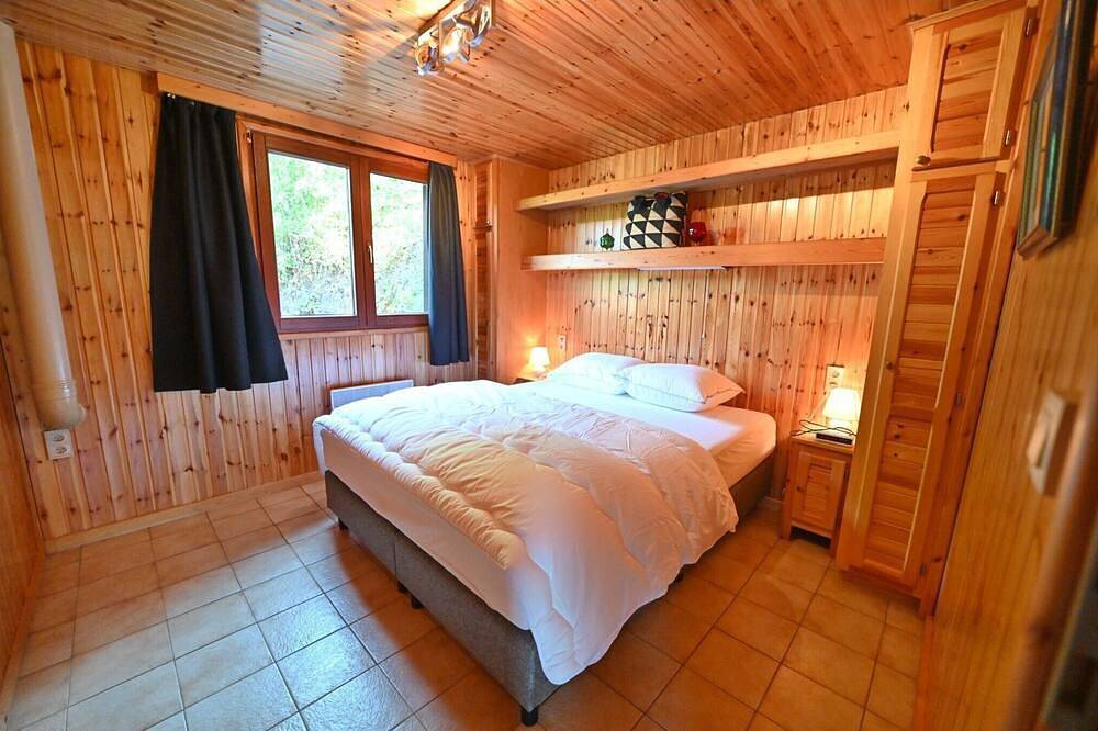 Chalet in Beffe met Hot Tub & Uitzicht in Beffe, Rendeux