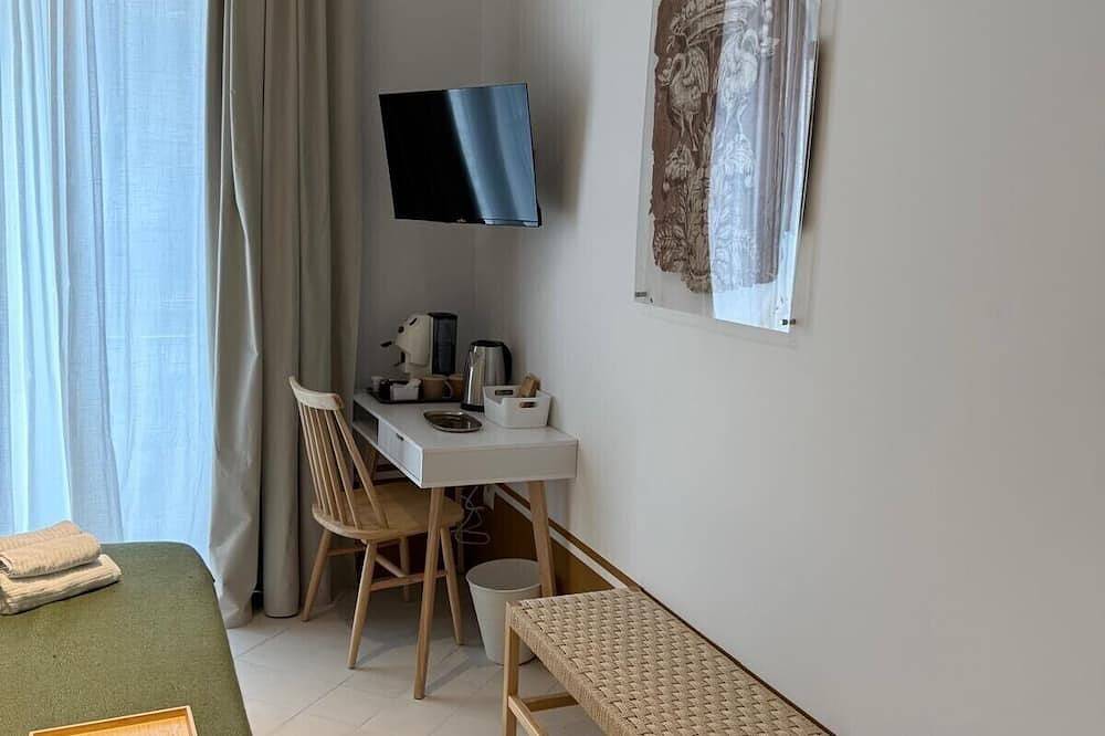 Double room in the heart of Naples, a few steps from Via Tribunali in Nápoles, Provincia de Nápoles