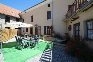 Gîte pour 8 personnes, avec jardin à Saint-Julien-en-Champsaur
