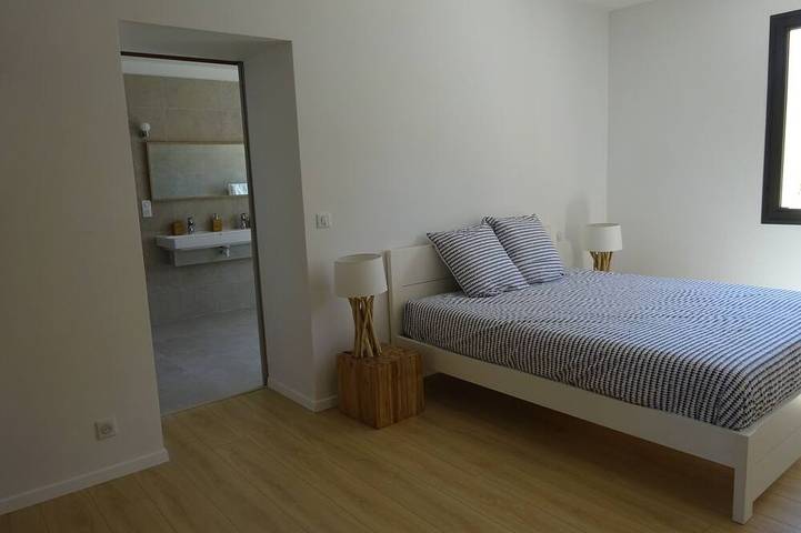 Location de vacances pour 16 personnes, avec terrasse et jardin à Puyméras - 2