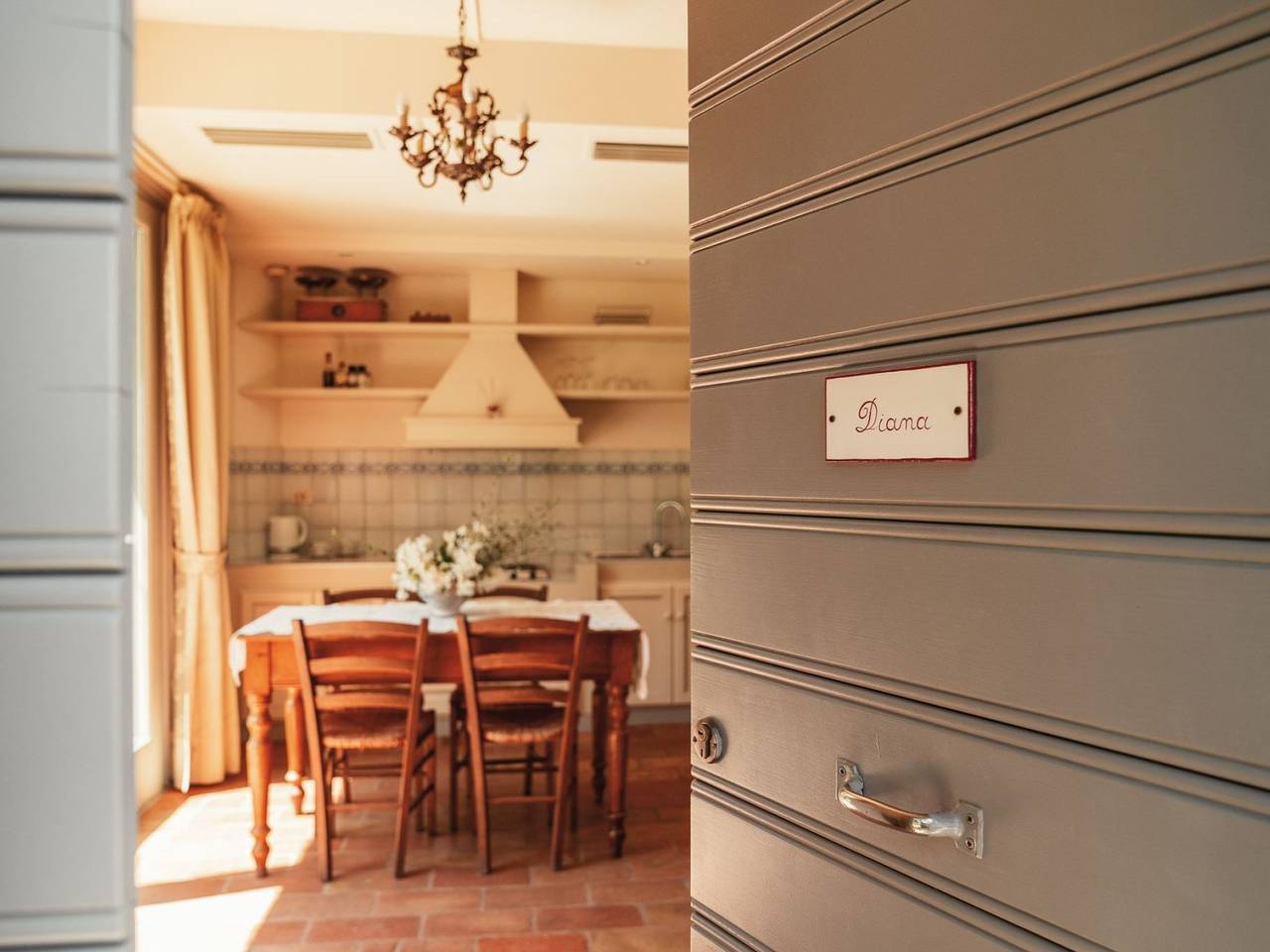 Entire apartment, In einem Bauernhaus in den Hügeln, mit Garten und Pool in Pesaro, Valle del Metauro