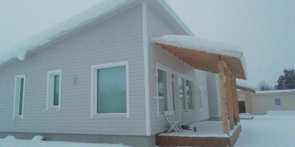 Location de vacances pour 6 personnes, avec jardin ainsi que sauna et vue à Ivalo