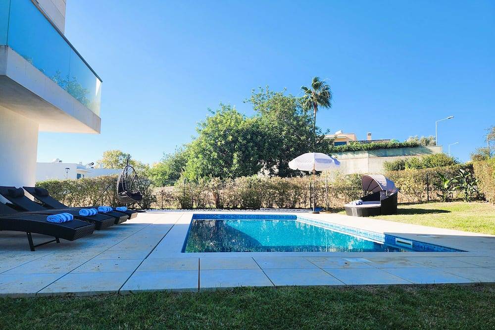 Casa Rogel: Private Heated Pool, Games, Wifi, Walk To Town, 5 Min Drive To Beach in Alcantarilha, Alcantarilha e Pêra