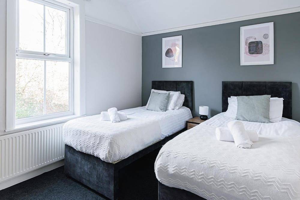 5 Bedroom House in Stafford in Stafford, Staffordshire