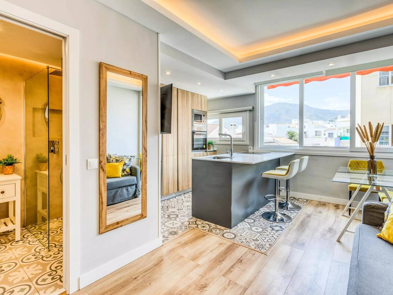 Apartment for 4 People in Playa de la Rada, Estepona