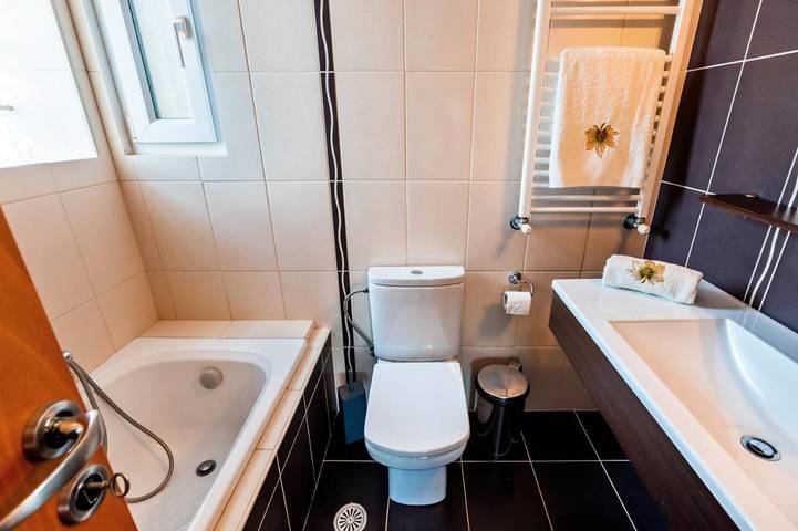 Location de vacances pour 8 personnes, avec jardin et vue dans Ierápetra - 3