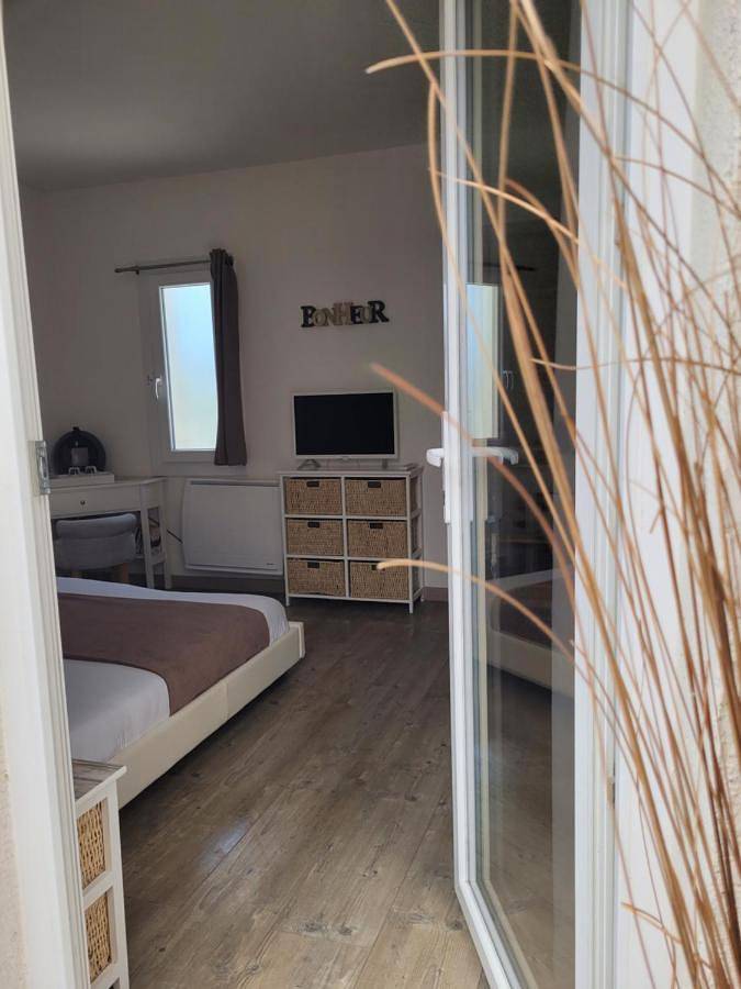 Location de vacances pour 2 personnes, avec jardin ainsi que jacuzzi et terrasse à Malves-en-Minervois - 2