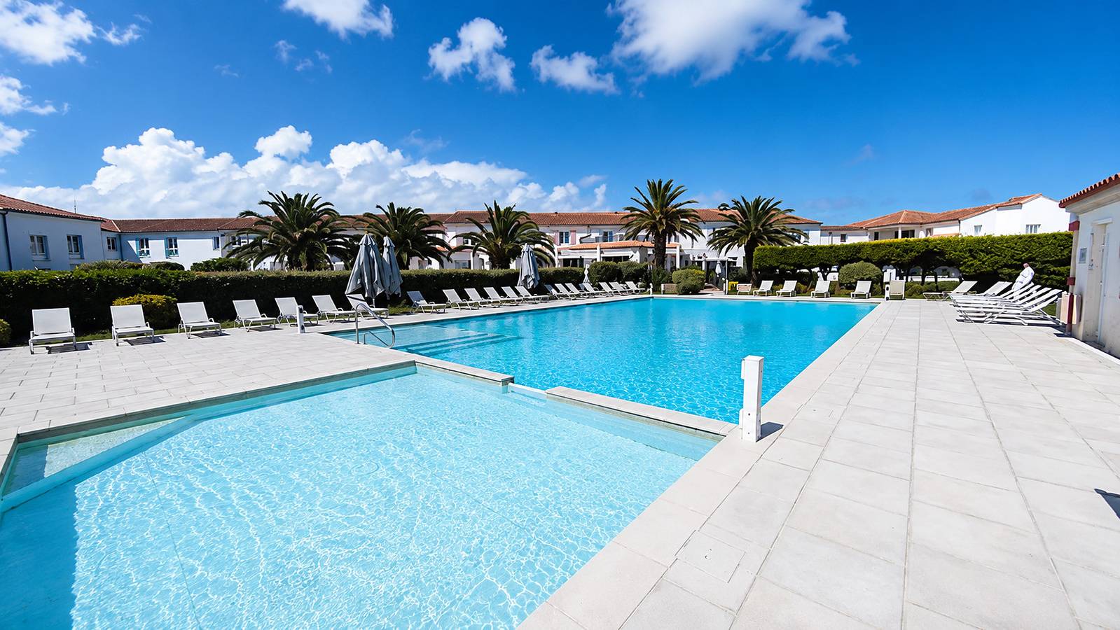 Séjour pour 4, piscine, jardin & plancha in Ars-en-Ré, Île de Ré