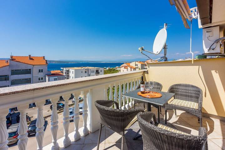 Ferienwohnung für 3 Personen, mit Balkon und Garten in Crikvenica